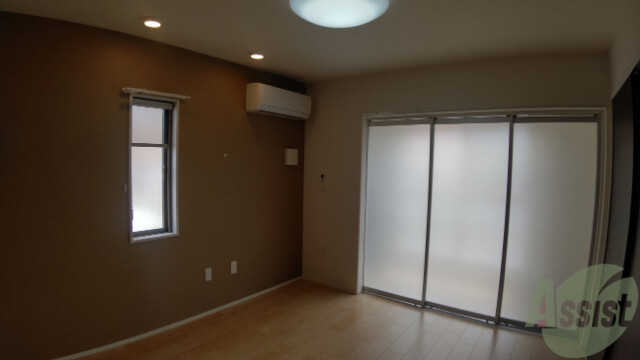 居室・リビング　陽当たりが良く、広々として過ごしやすそうです。