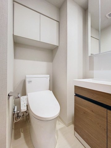 トイレ　温水洗浄便座付き