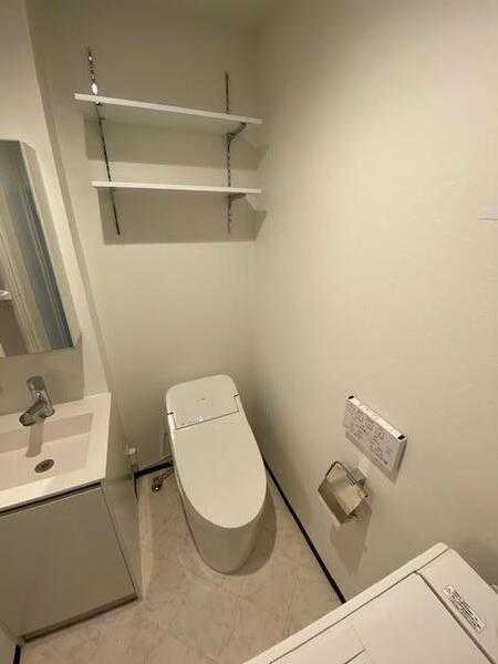 トイレ　（別タイプ参考写真）b.o.maison日暮里　荒川区東日暮