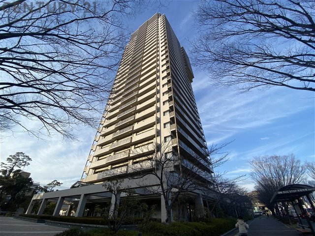 建物外観　敷地内に駐車場・バイク置場・駐輪場あります！