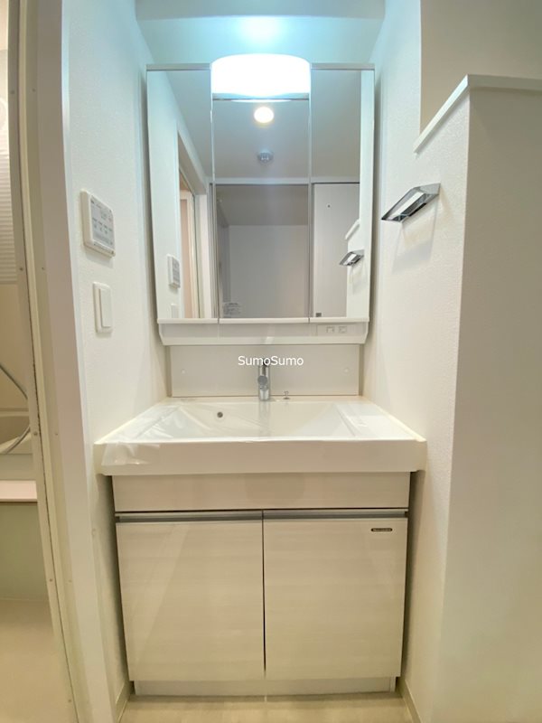 洗面設備　脱衣スペースもあります