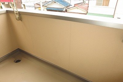 バルコニー　お洗濯にも便利なバルコニー付き
