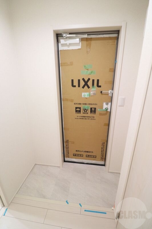 玄関　明るい玄関スペースです