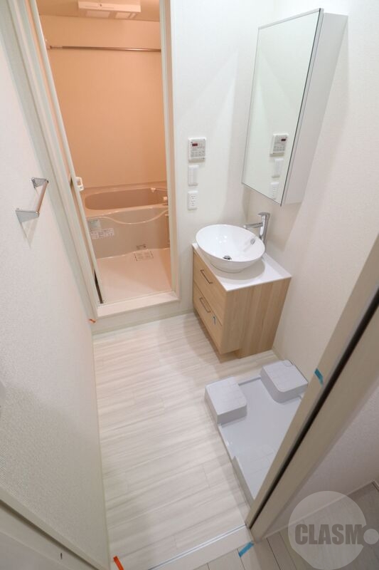 洗面設備　広々とした脱衣スペース