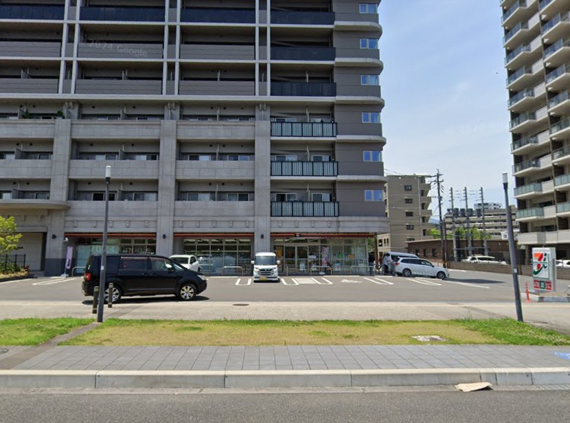 コンビニ　セブンイレブン東大道（コンビニ）まで15m