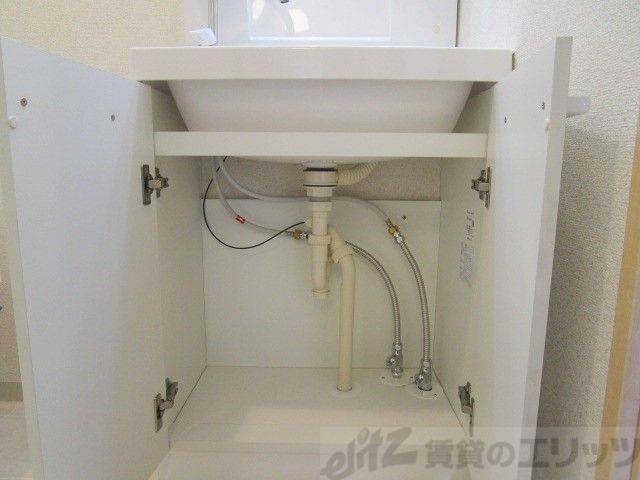 収納　洗面台下部