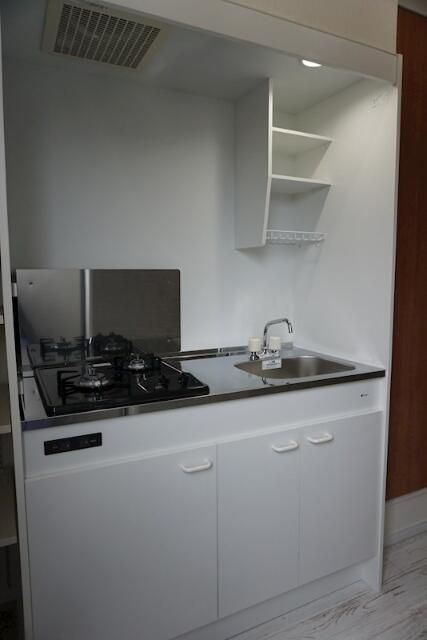 キッチン　別部屋参考写真となります