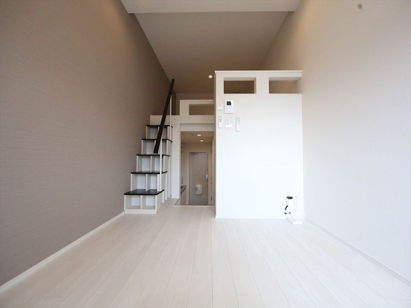 居室・リビング　洋室6.1帖　ロフト6.1帖（寝室にも使えます）　同仕様写真