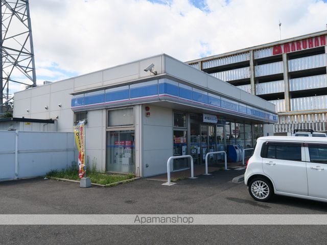 コンビニ　ローソン岸和田小松里町南店（コンビニ）まで279m