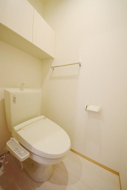 トイレ　温水洗浄便座