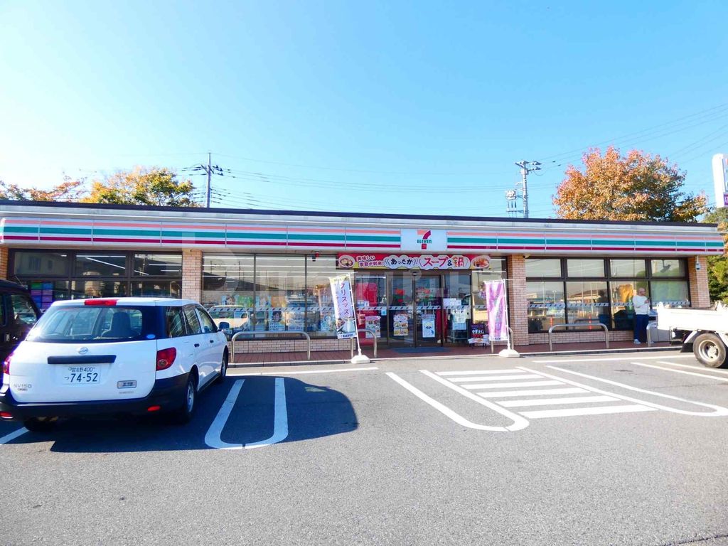 コンビニ　セブンイレブン松戸大橋十字路店（コンビニ）まで990m