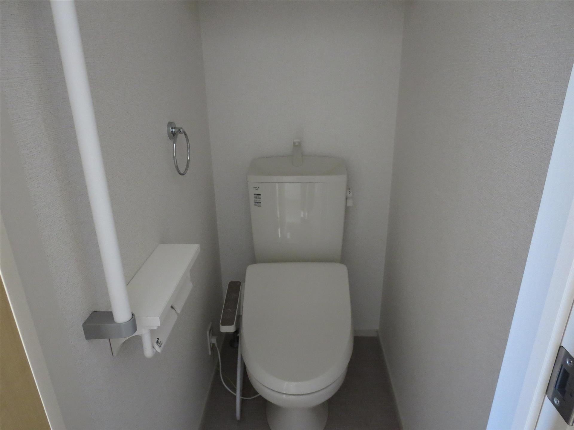 トイレ　ウォシュレット付き☆※同タイプ