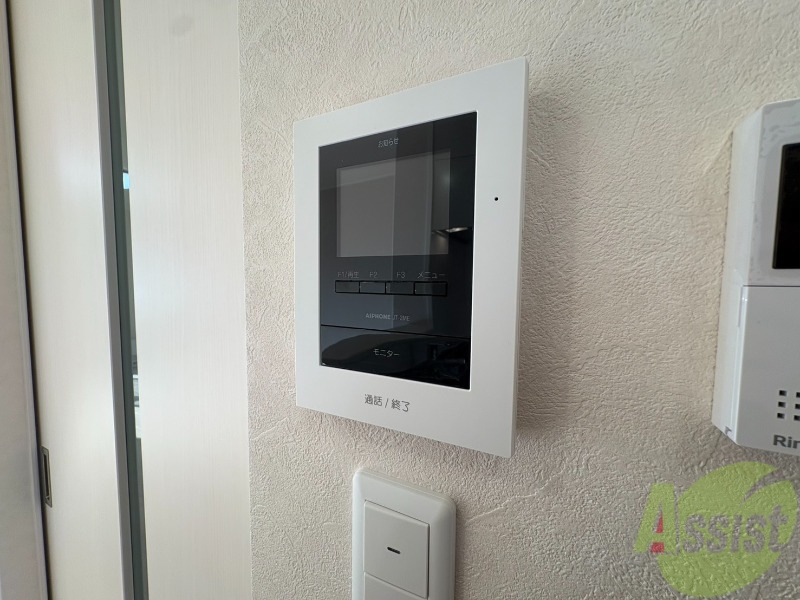 セキュリティ　ＴＶモニター付インターホンです。来客者の顔が見えるので安心！