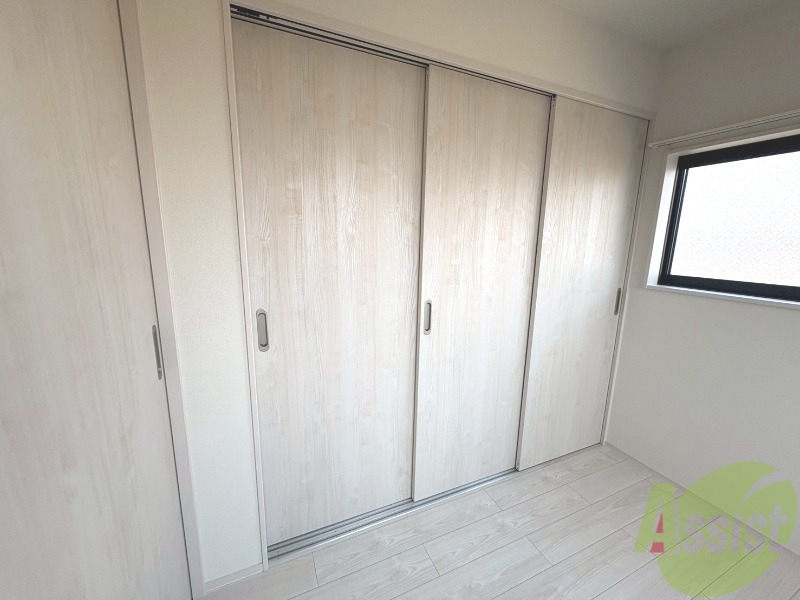 収納　お部屋にクローゼットがあるのは嬉しいですね。