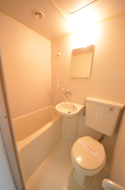 バス・シャワールーム　★ユニットバスはお掃除も楽々★