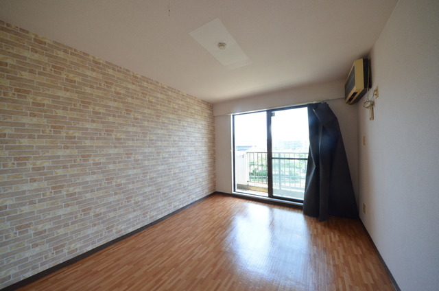 居室・リビング　～別号室の写真です。ご参考になさってください～