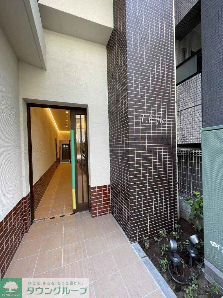 エントランス　エントランス