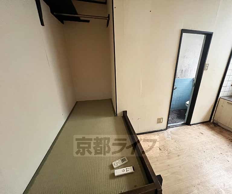 収納　ハンガーを掛けられます