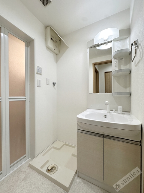 洗面設備　シャンプードレッサー付き・朝シャンもこちらで♪♪