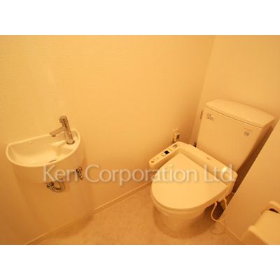 トイレ　同タイプ9階のお部屋を撮影。仕様が異なることがあります。