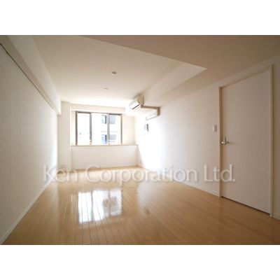 居室・リビング　同タイプ9階のお部屋を撮影。仕様が異なることがあります。