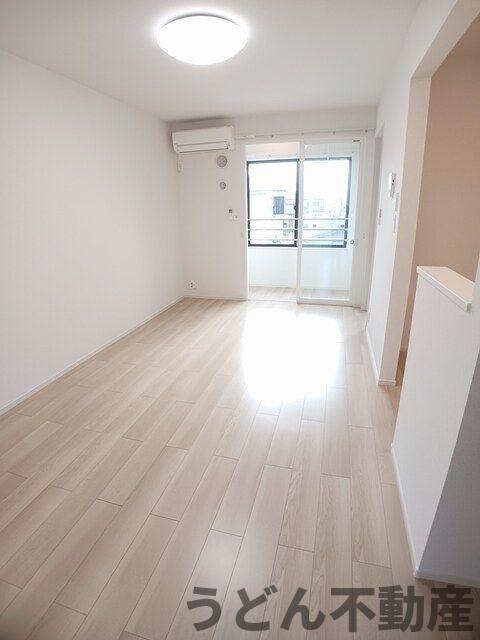 居室・リビング　うどん県のお部屋探しはうどん不動産へ うどんちゃんとLINE