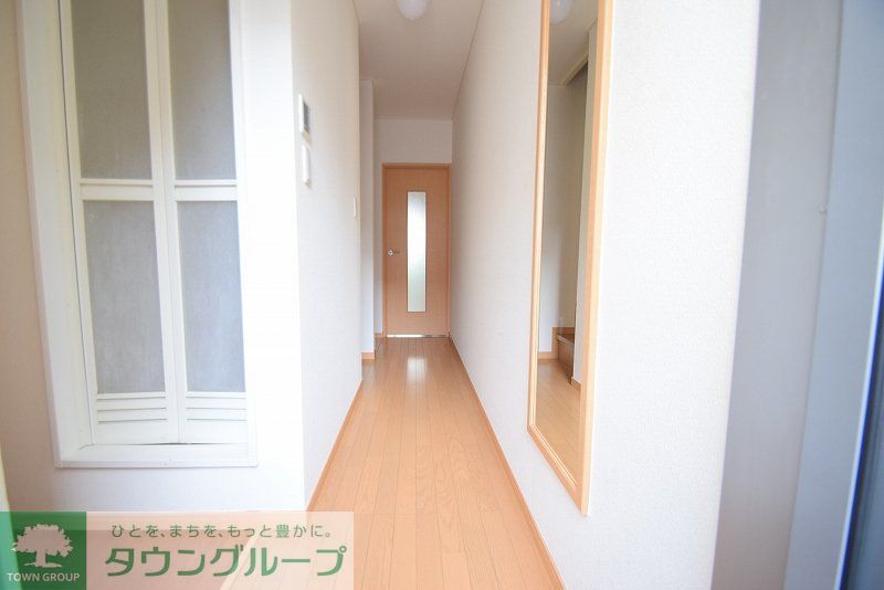 玄関　仕様・設備は現況と異なる場合がございます