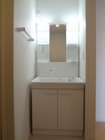 洗面設備　使いやすい洗面所です