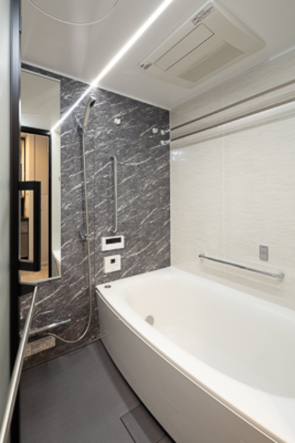 バス・シャワールーム　※写真は同タイプ住戸です。