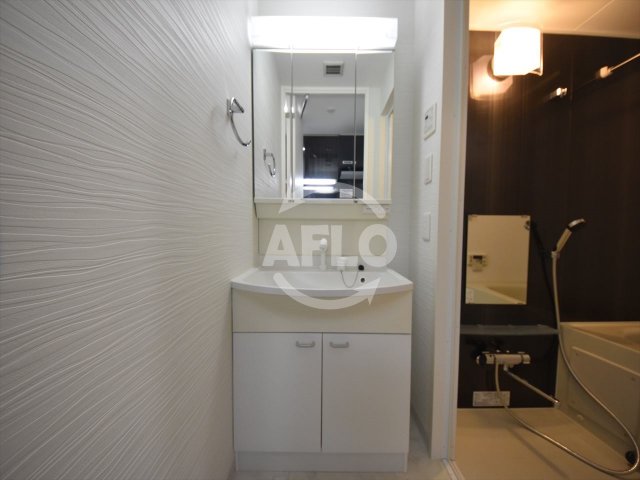 洗面設備　グランドロアール天満橋　洗面台