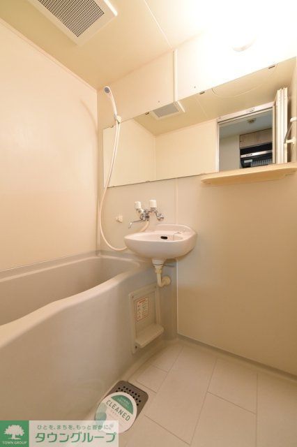 バス・シャワールーム　同じ間取の別部屋写真