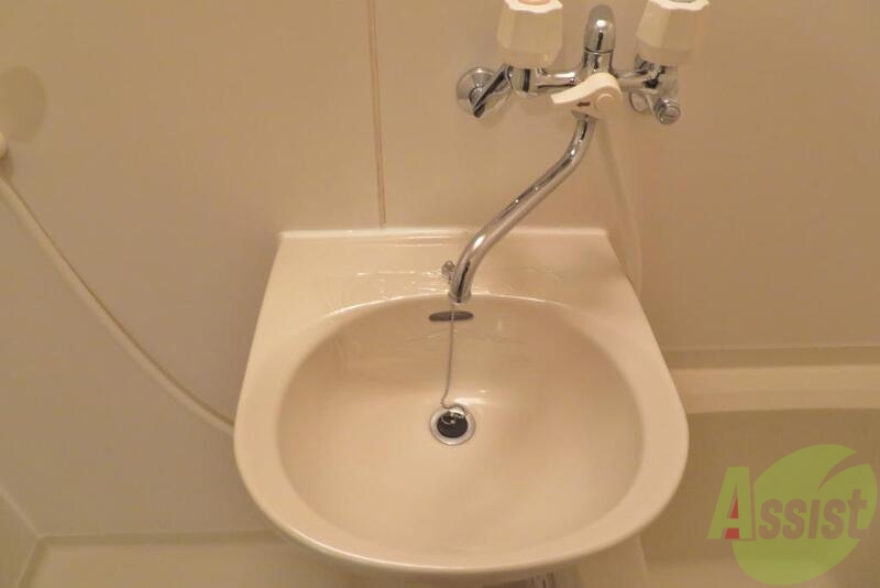 洗面設備　洗面はこちらでお願いします。歯磨きも出来ちゃいます。