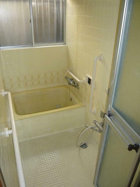 バス・シャワールーム　Ｂ・Ｔ別　シャワー　追焚機能