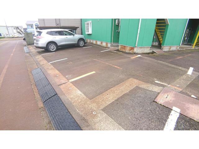 駐車場　駐車場