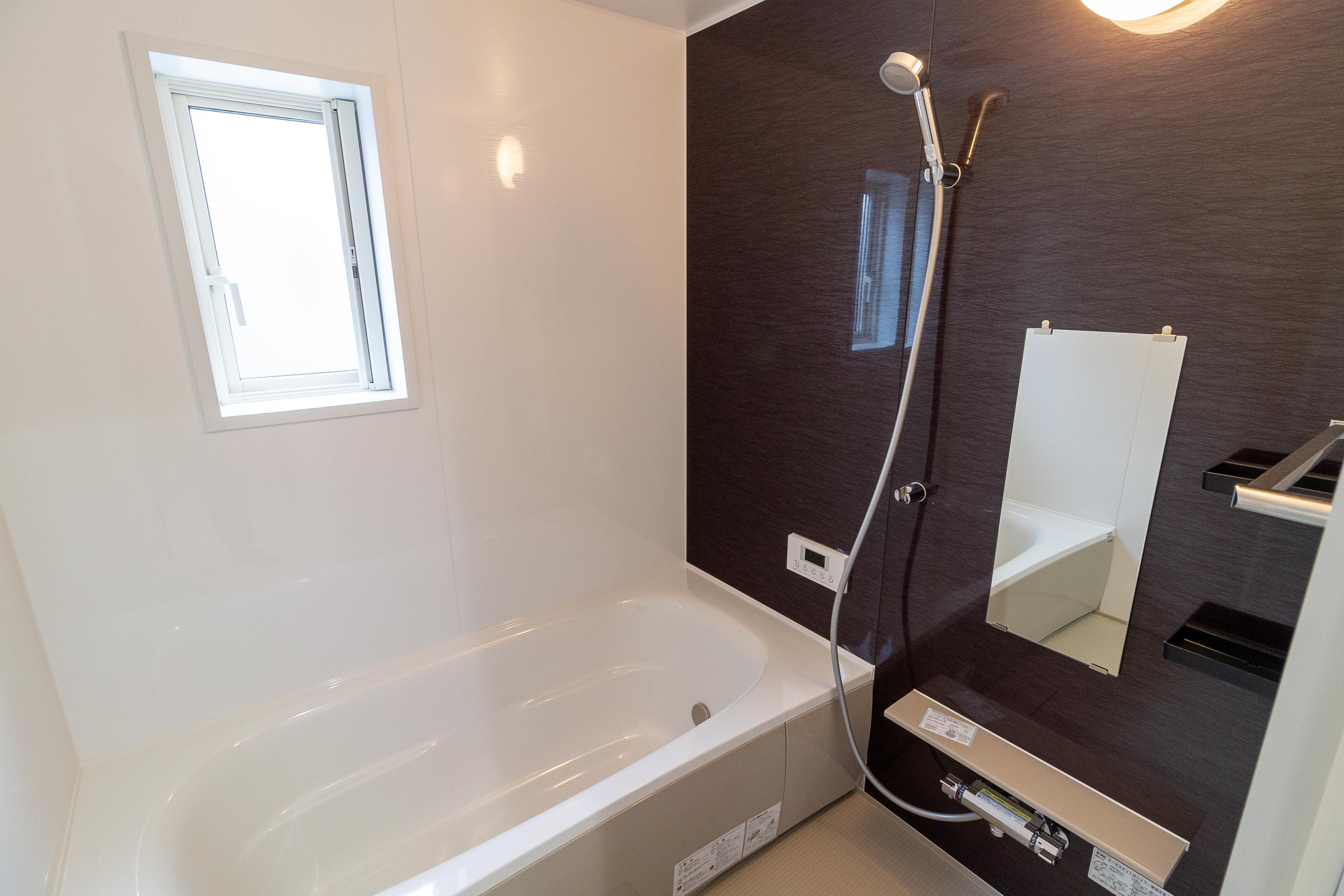 バス・シャワールーム　お風呂は一坪風呂です