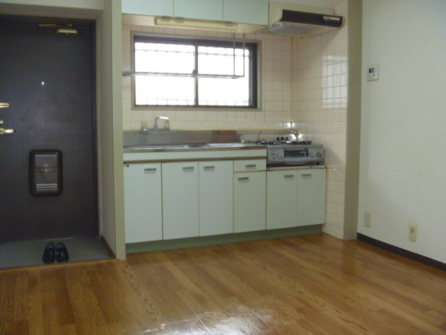 キッチン　ガスコンロ付いてます