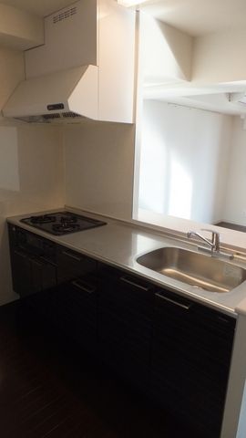 キッチン　使いやすい３口ガスシステムキッチン