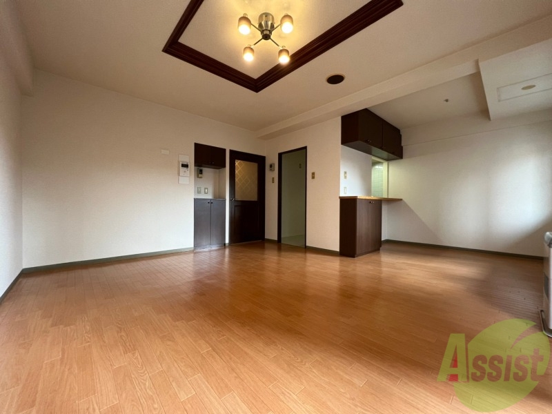 居室・リビング　広くてキレイなお部屋が広がっていて、充実した生活が送れそう。