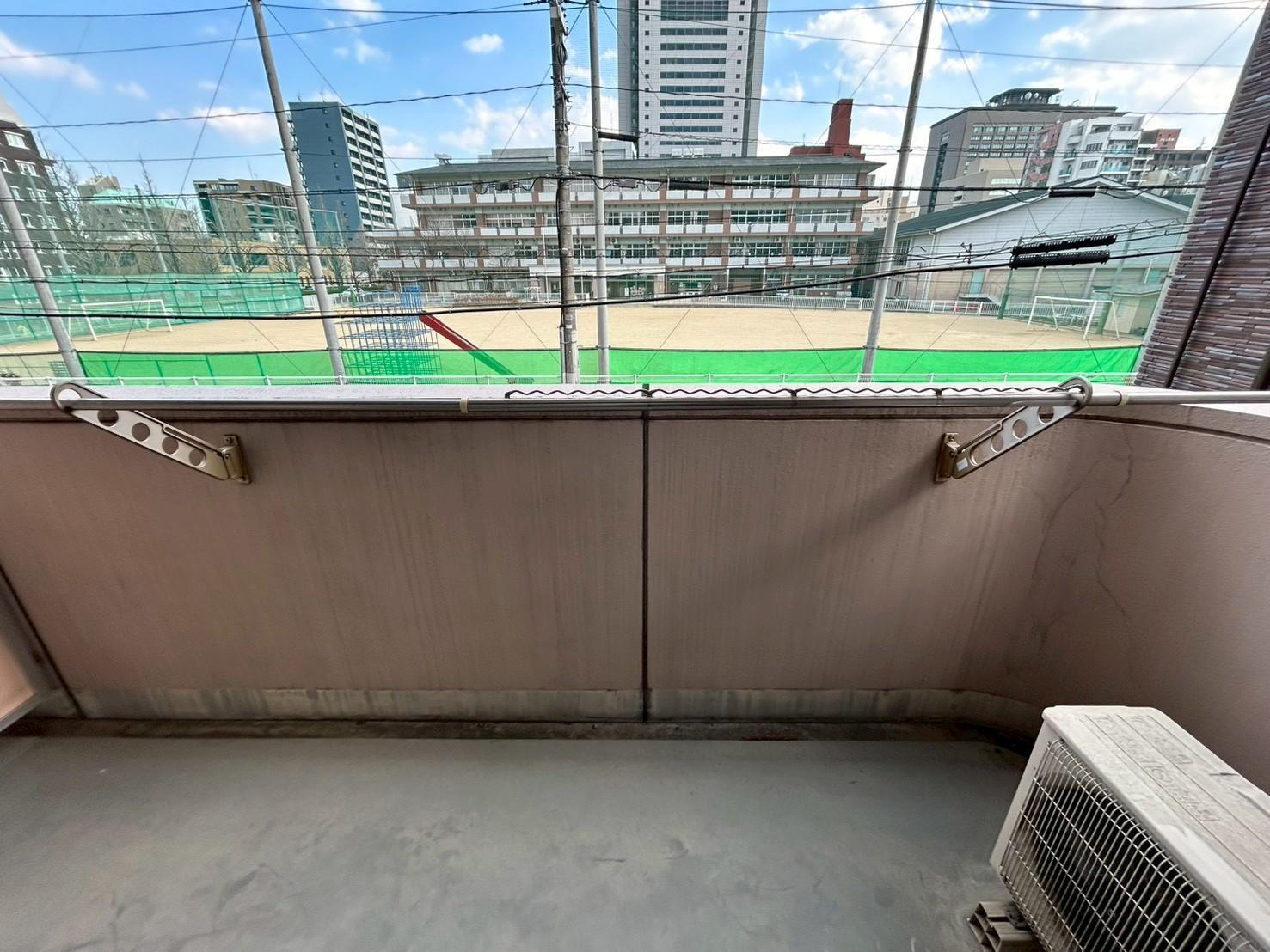 バルコニー　洗濯物がが干せるベランダです