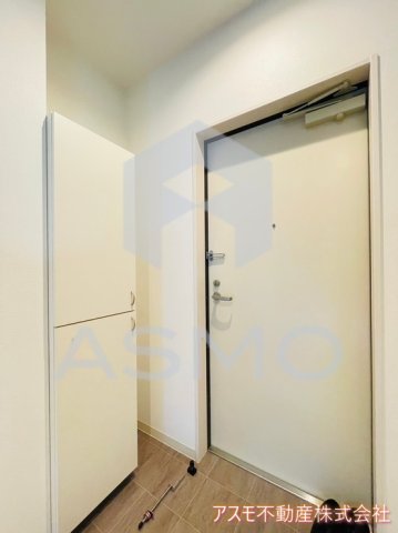 玄関　同マンション別部屋　参考写真