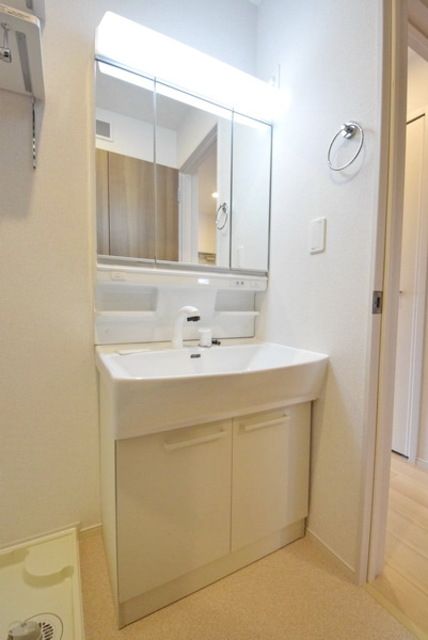 洗面設備　イメージ。Ｃ棟の室内写真です！現況を優先。