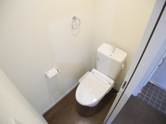 トイレ　※同物件同タイプのお部屋のお写真です。