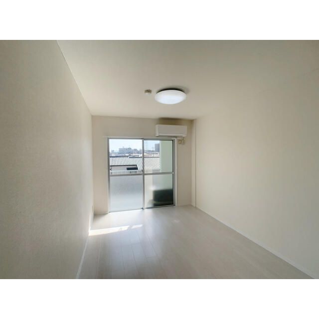 居室・リビング　居間です