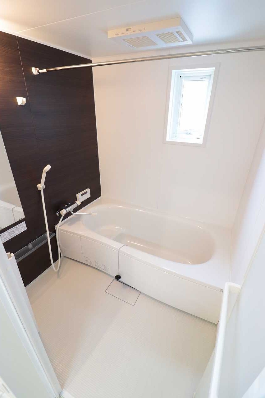 バス・シャワールーム　※同物件、別部屋の写真です。
