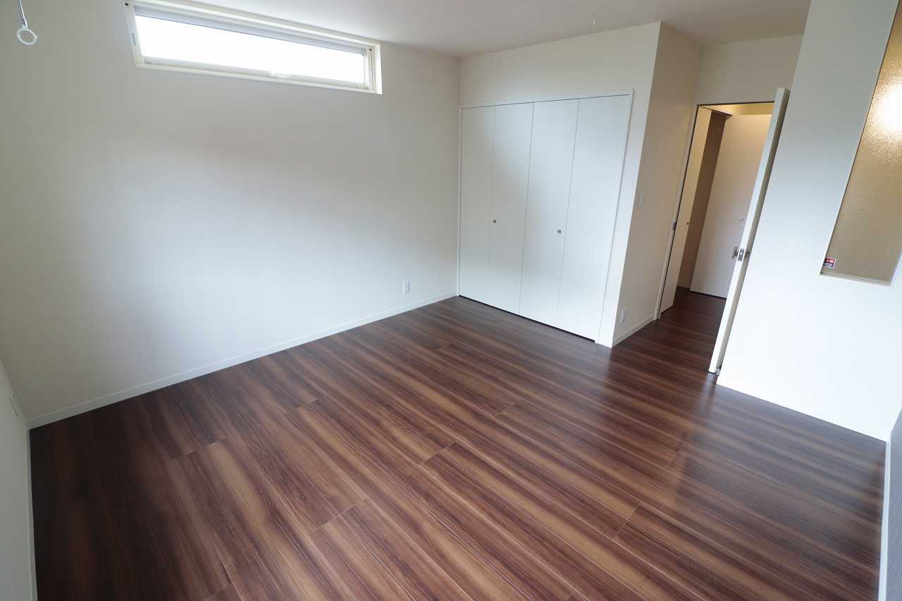 居室・リビング　※同物件、別部屋の写真です。