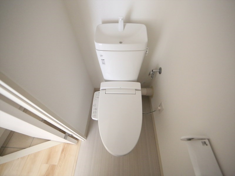 トイレ　温水洗浄暖房便座付トイレ