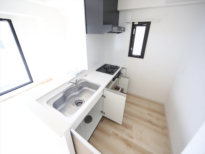 キッチン　システムキッチン（ガス3口コンログリル付）カウンターキッチン