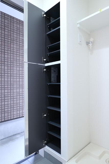 収納　収納　シューズボックス