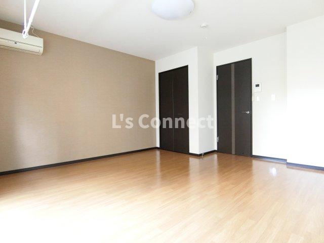 居室・リビング　アクセントクロス仕様の洋室です。