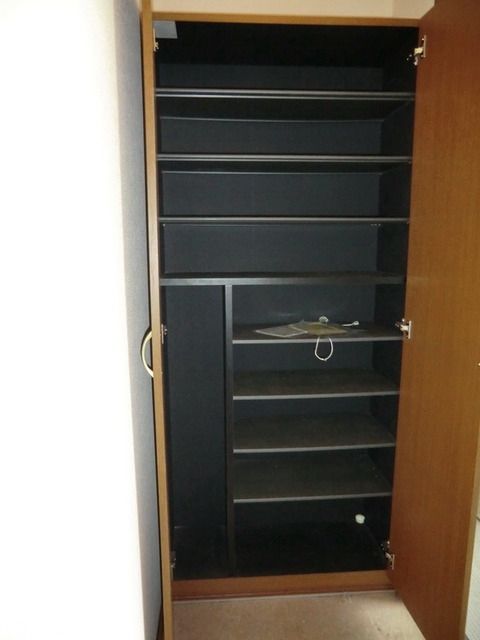 玄関　※別号室参考写真です